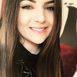 Meet your Posher, Holly